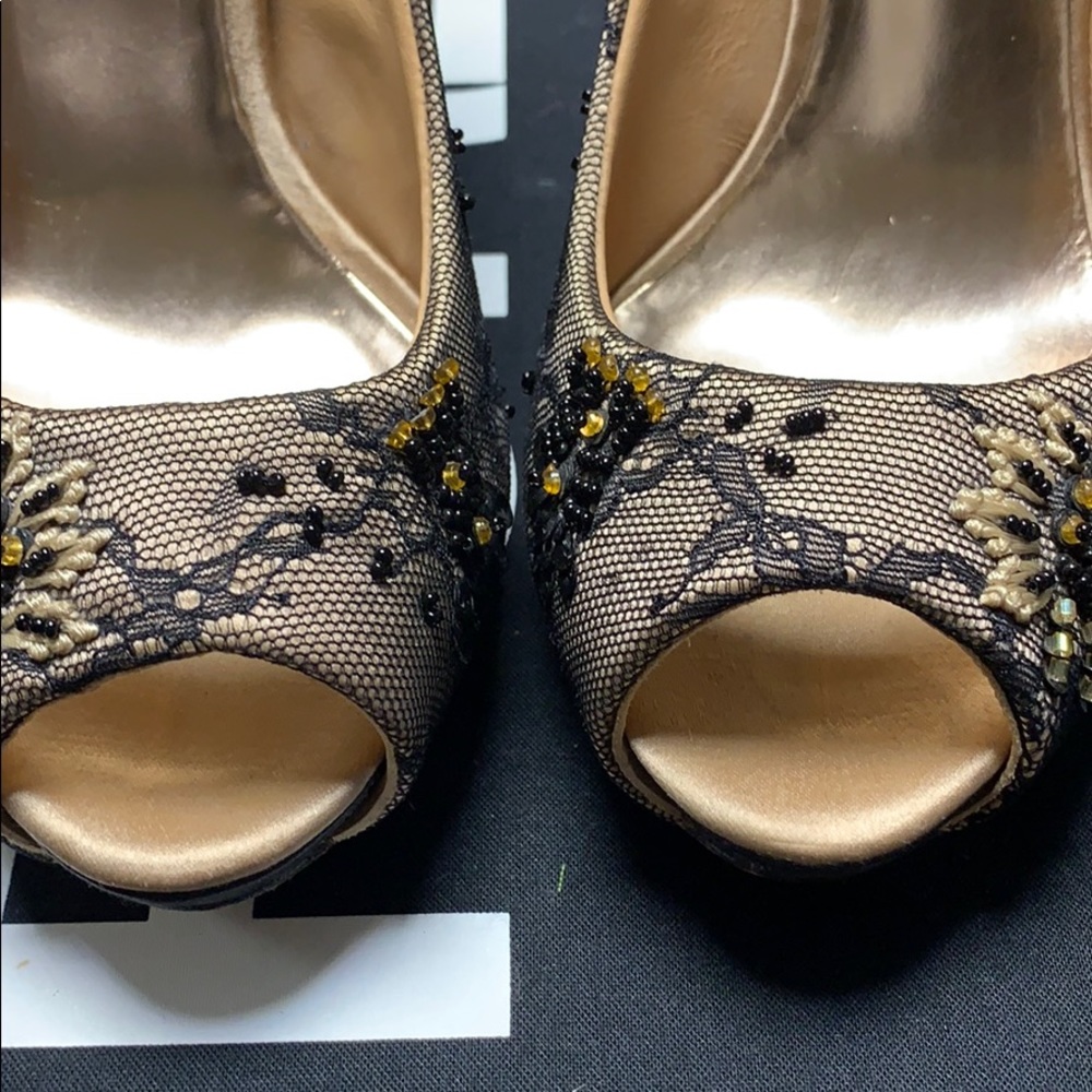 Badgley Mischka 'Stella' Pump - Picture 8 of 16